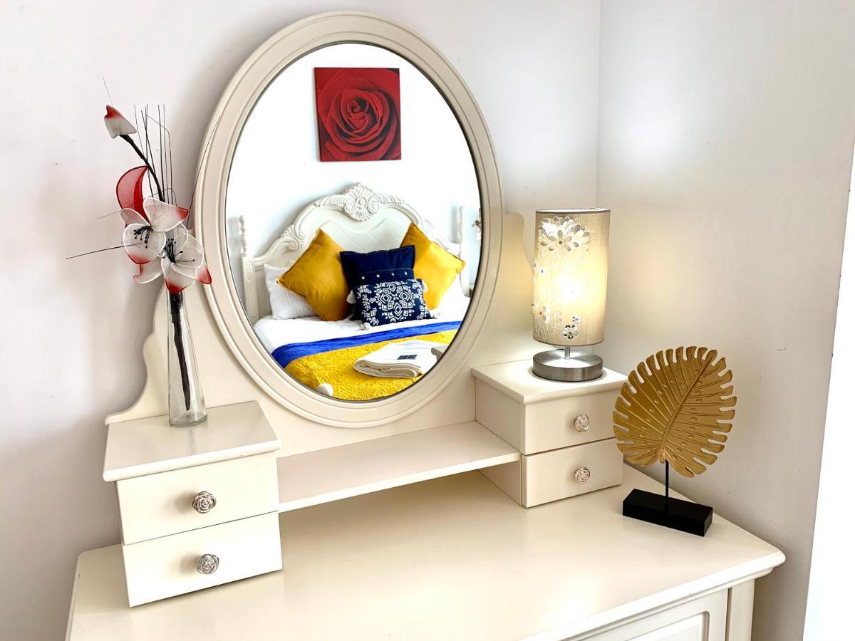 2-Bedrooms Modern Apartment Next To Velodrome, Lounge, Balcony, Parking, Abba Londra Exterior foto