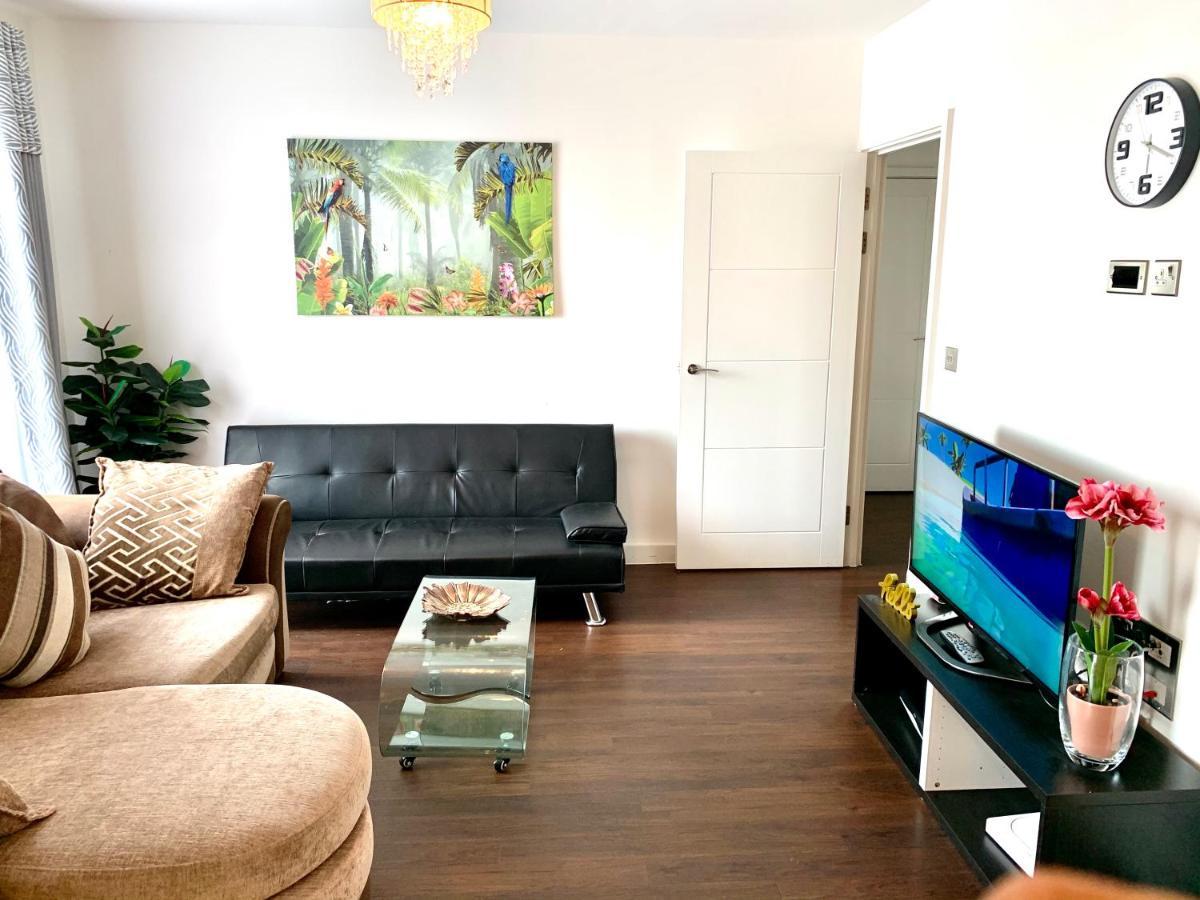 2-Bedrooms Modern Apartment Next To Velodrome, Lounge, Balcony, Parking, Abba Londra Exterior foto