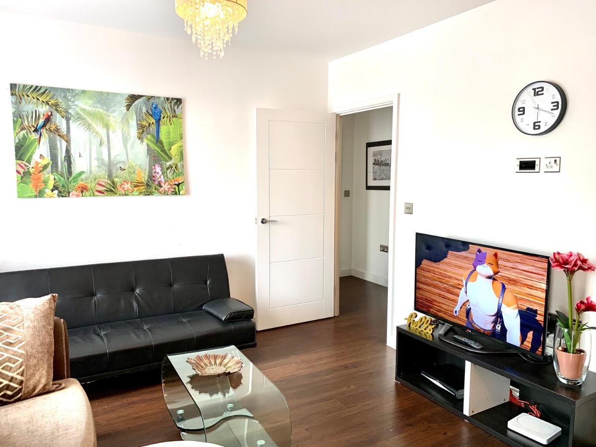 2-Bedrooms Modern Apartment Next To Velodrome, Lounge, Balcony, Parking, Abba Londra Exterior foto