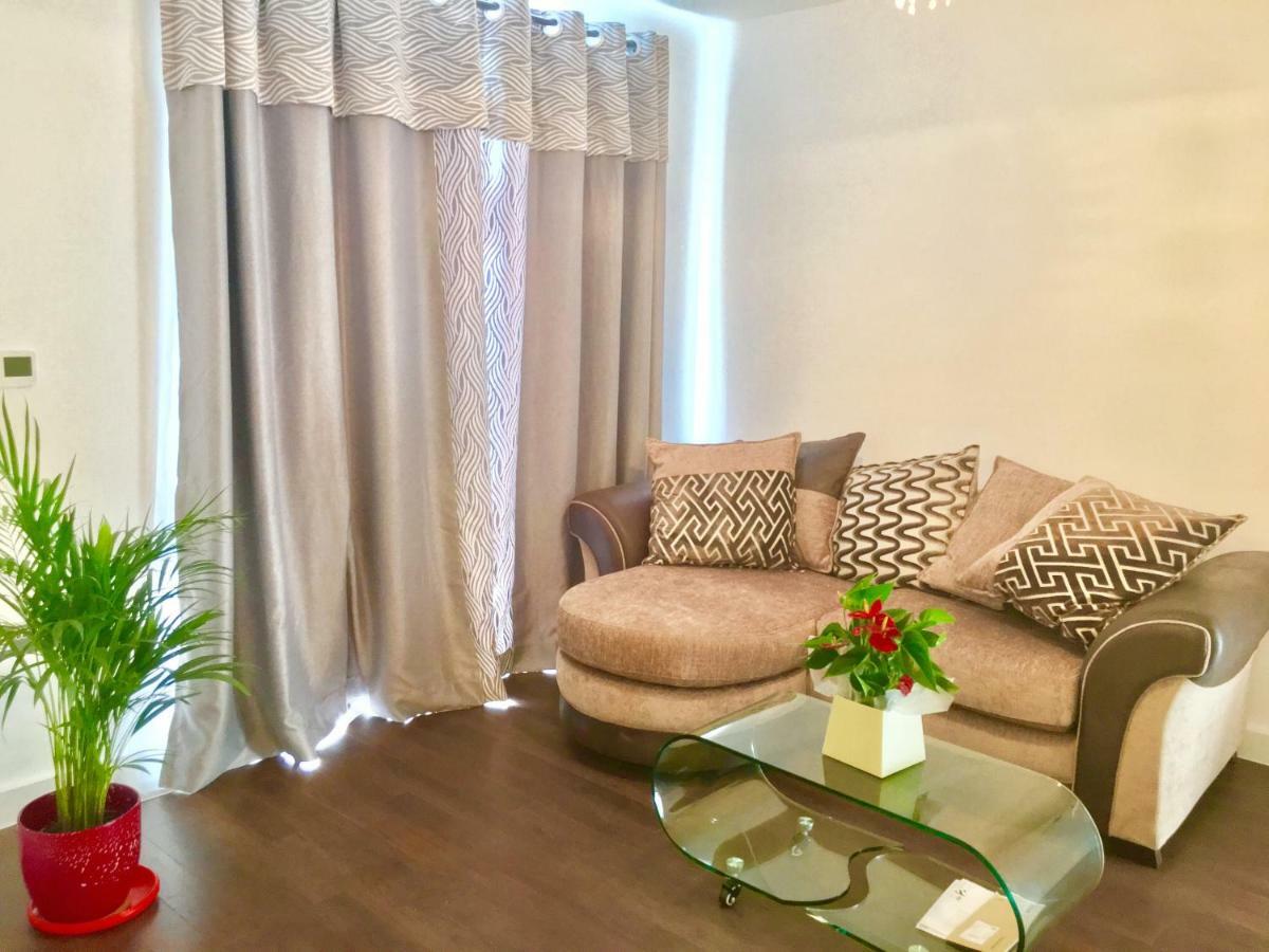 2-Bedrooms Modern Apartment Next To Velodrome, Lounge, Balcony, Parking, Abba Londra Exterior foto
