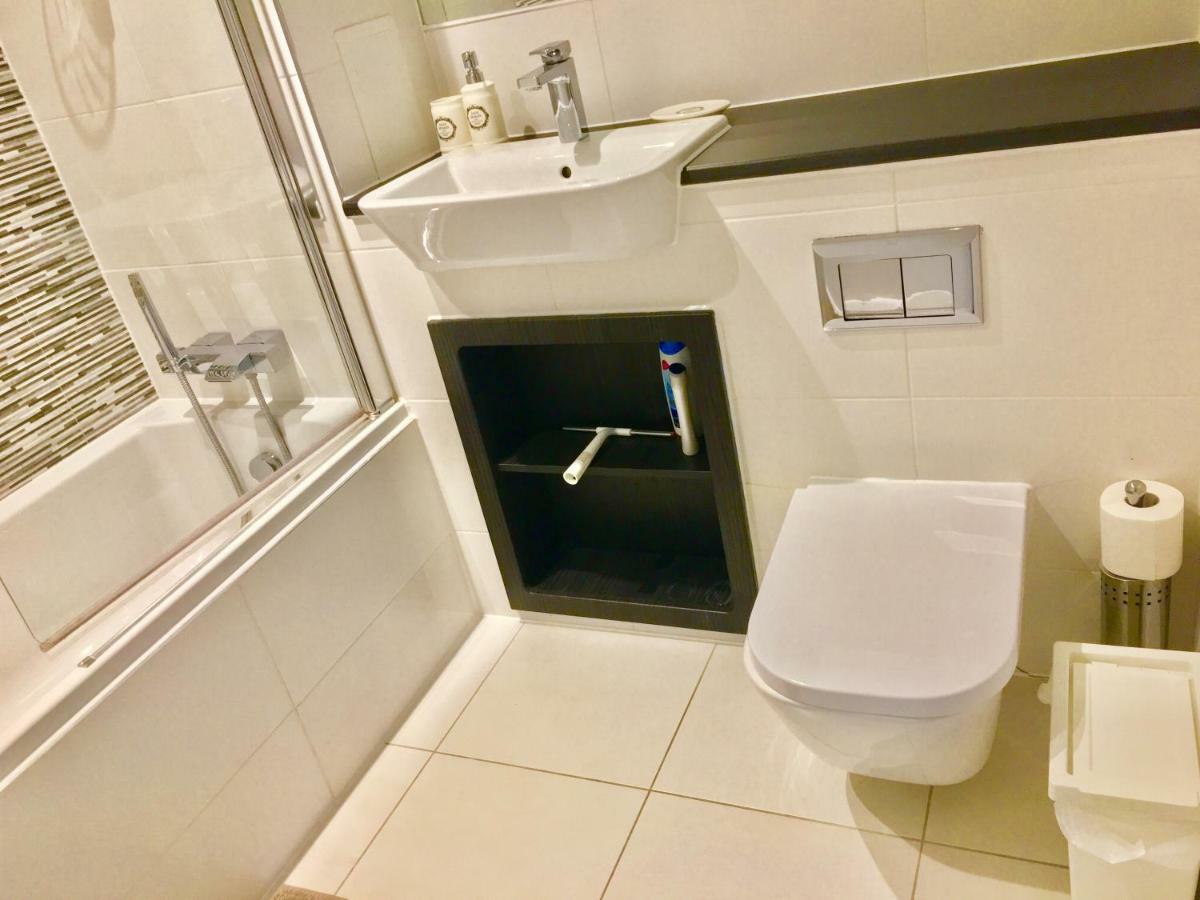 2-Bedrooms Modern Apartment Next To Velodrome, Lounge, Balcony, Parking, Abba Londra Exterior foto